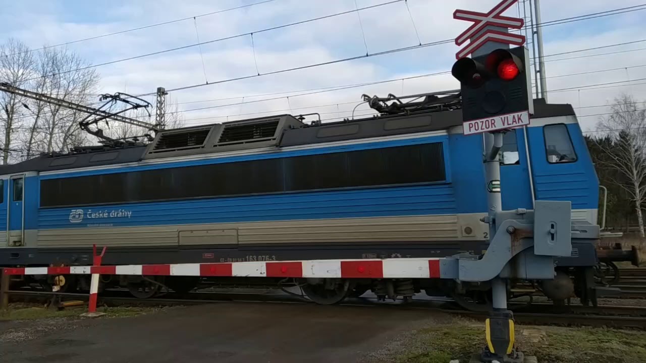 železniční přejezd (AŽD 71) Týniště nad Orlicí [1] - 11.1.2020 / Czech Railroad Crossing