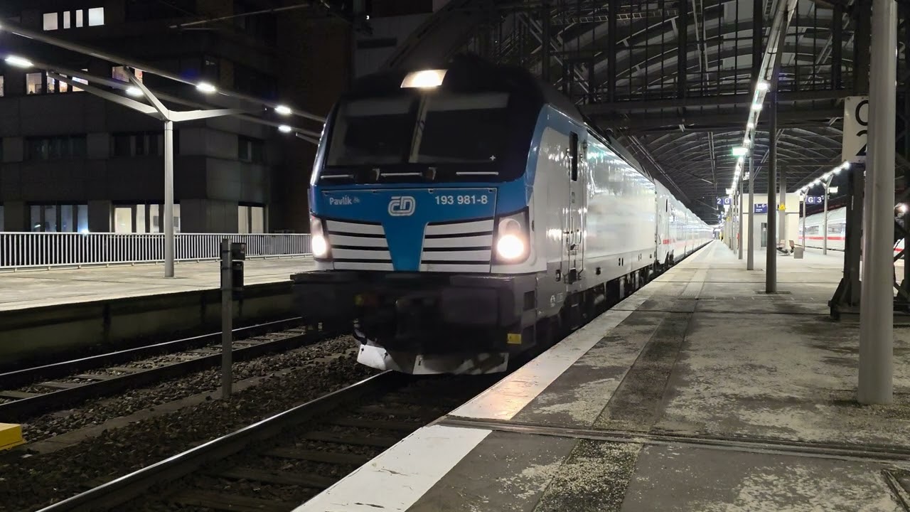 Der neue ICE L mit ČD BR 193 bei der Ausfahrt in Berlin Ostbahnhof 4K