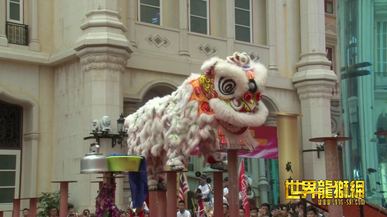 马来西亚柔佛麻坡关圣宫龙狮团 Kun Seng Keng Lion and Dragon Dance Association