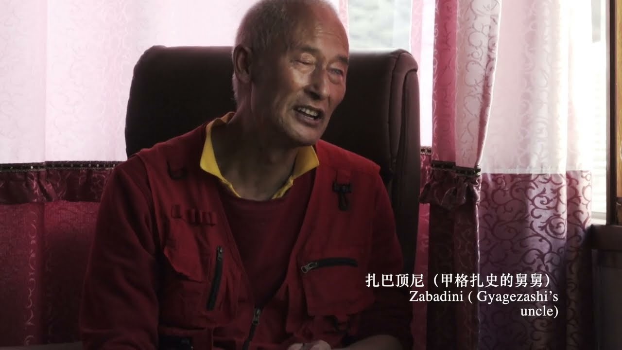 Yunnan Tibetan，Young people do not have their own prayer wheels but have mobile phones