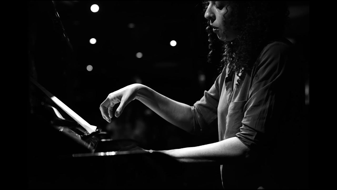 Claude Debussy - Toccata from Pour le piano (Kamilla Arku, piano)