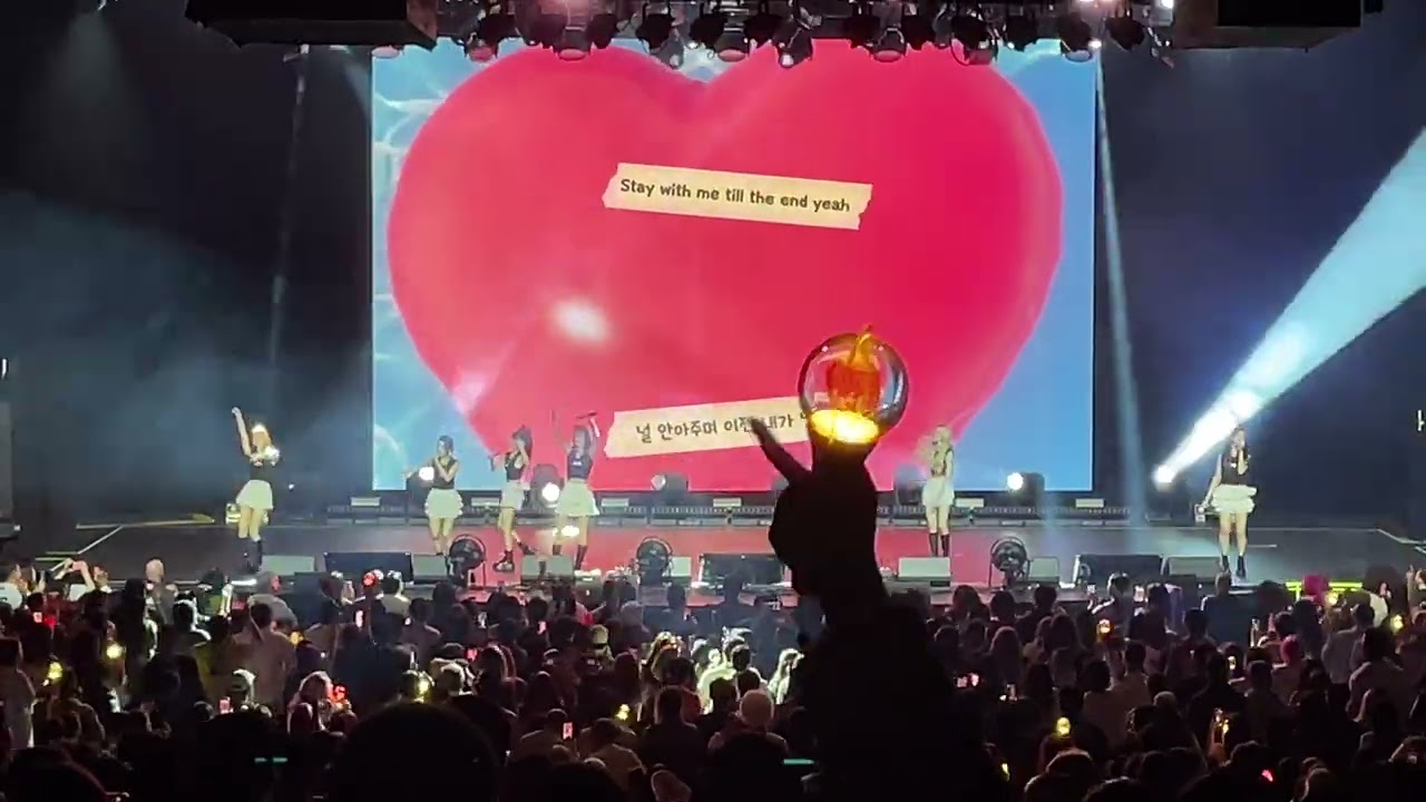 stayc (스테이씨} - stay with me [live]