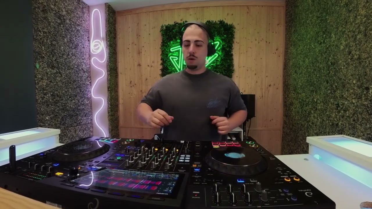 VIBRA MUSIC #84 - LATIN - TECH HOUSE MIX 2025 - SPAIN