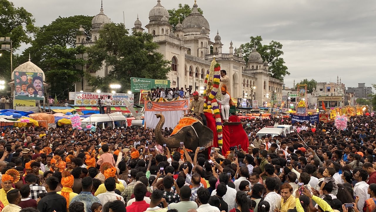 Old City Bonalu 2023 | Elephant Procession at Charminar | Akanna Madanna Temple Ambari Uregimpu 2023
