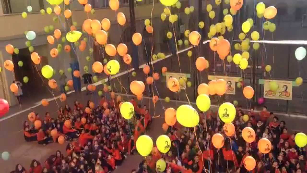 Bicentenario Don Bosco. Suelta de globos Villena