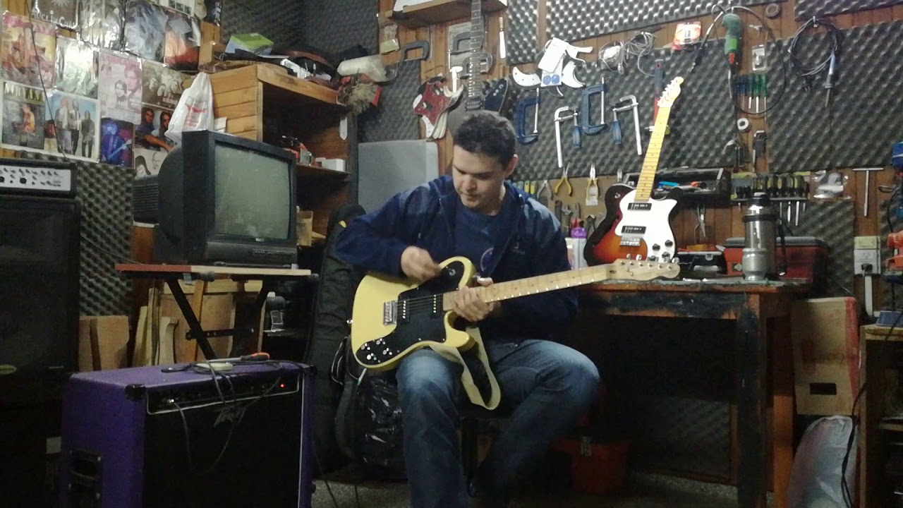 Fender Telecaster Thinline VS Squier Telecaster Custom P90