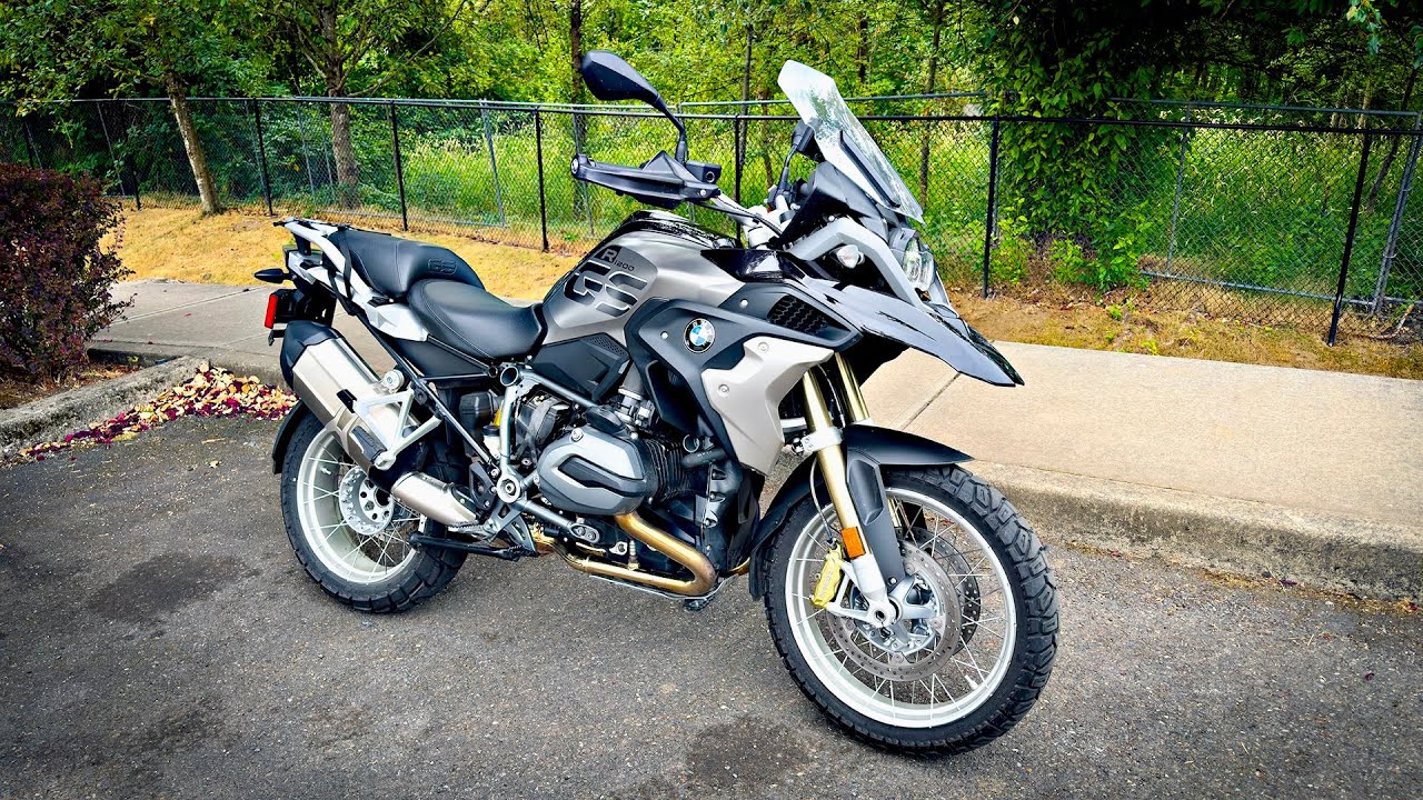 My GS Demo After 6 Years!! • 2017 BMW R1200GS! | TheSmoaks Vlog_2808