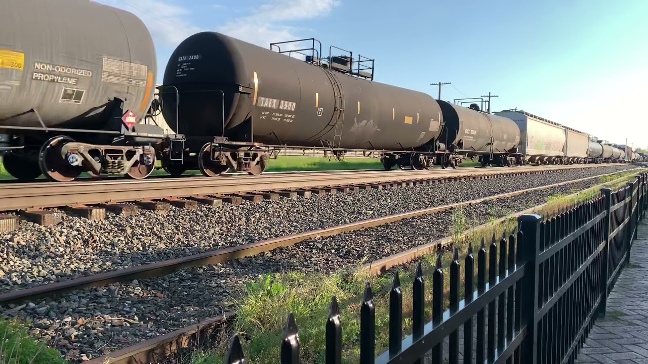 CSX manifest goes in emergency right in front of me!