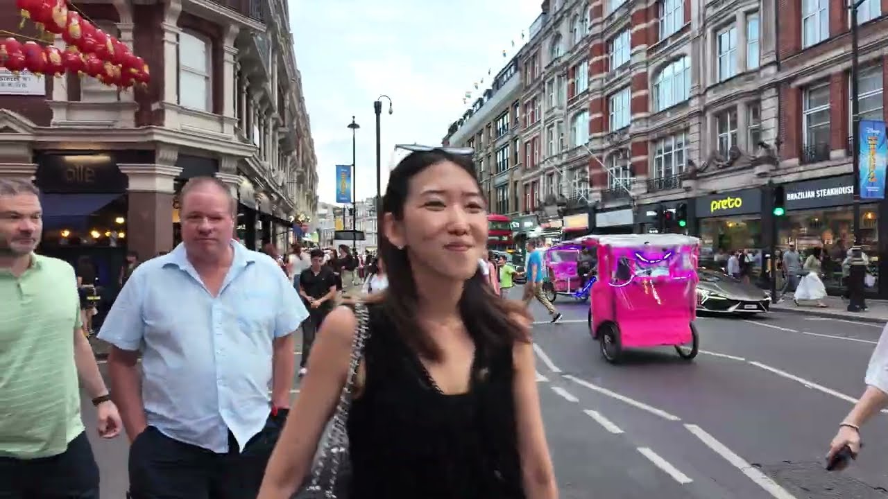 Chinatown Like You’ve Never Seen It 👀 | London Night Walk in 4K