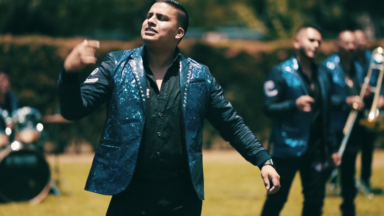 Un D&iacute;a De Rey Otro De Wey (Video Oficial) - Banda Los Coste&ntilde;os