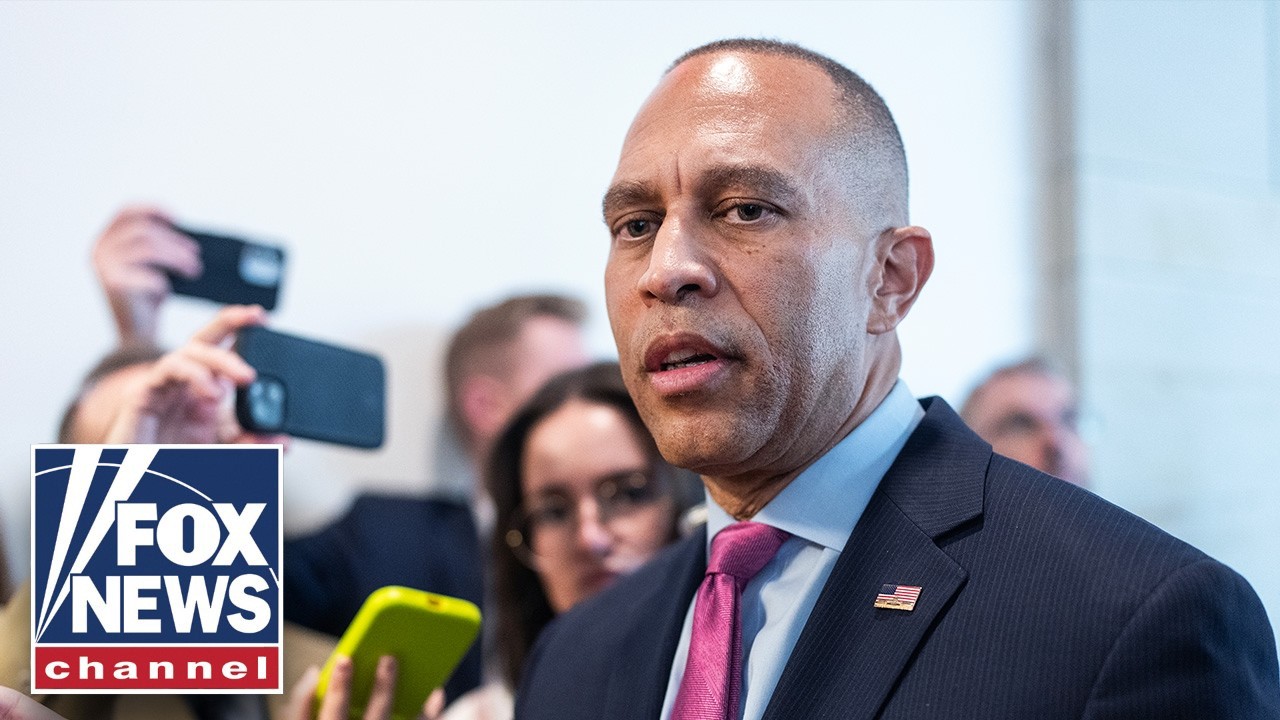 Democratic INFIGHTING ERUPTS as lawmakers DEFY Jeffries