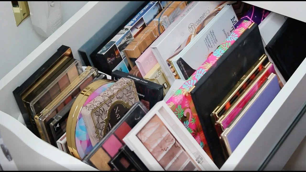 Eyeshadow Palette Collection & Declutter 2019 (WITH SWATCHES)