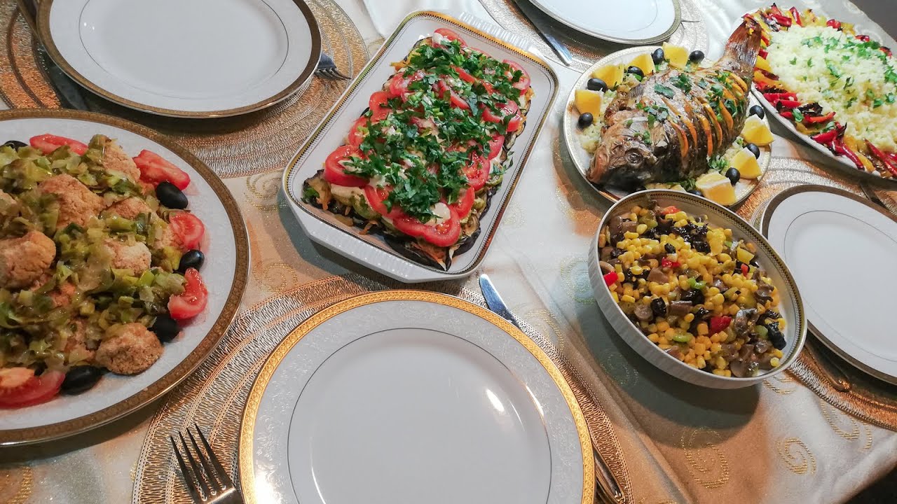 Svečani posni sto 8 - punjeni šaran, salate i jos po nešto...
