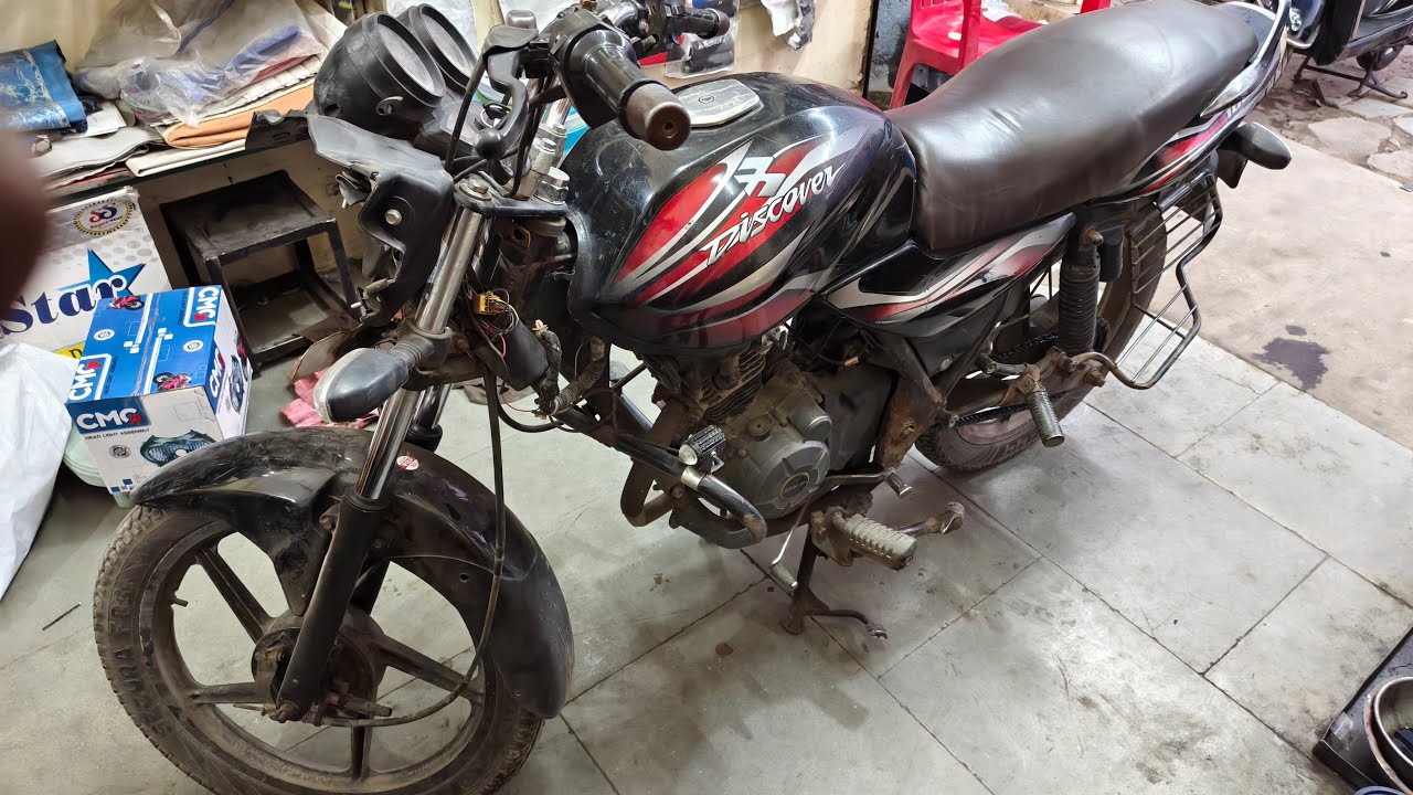 Bajaj Discover fairing witing