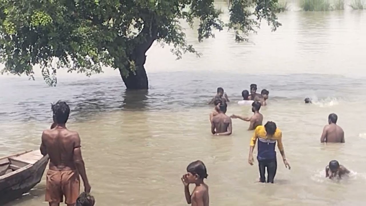 💞🌹💞🌹💞teeno jarahe h humare dost ganga ji nahate huye