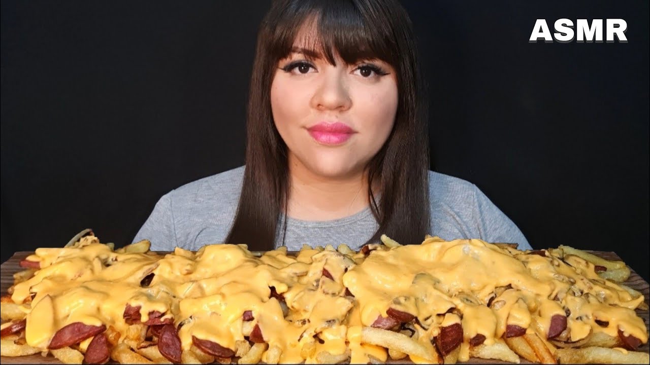 ASMR COMIDA - BATATA FRITA COM MUITO QUEIJO CHEDDAR E CALABRESA (MUKBANG BRASIL)  EATING SOUNDS