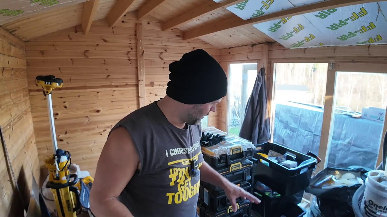 Minimökin Lattian Levytys LIVE - URAKOITSIJAT TV