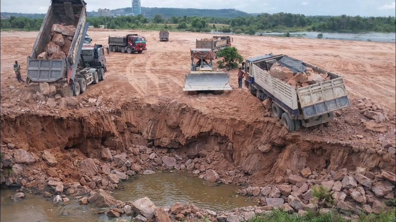 Best Equipments Working!! Komatsu Bulldozer Helping Stuck Dump Trucks and Filling Big land