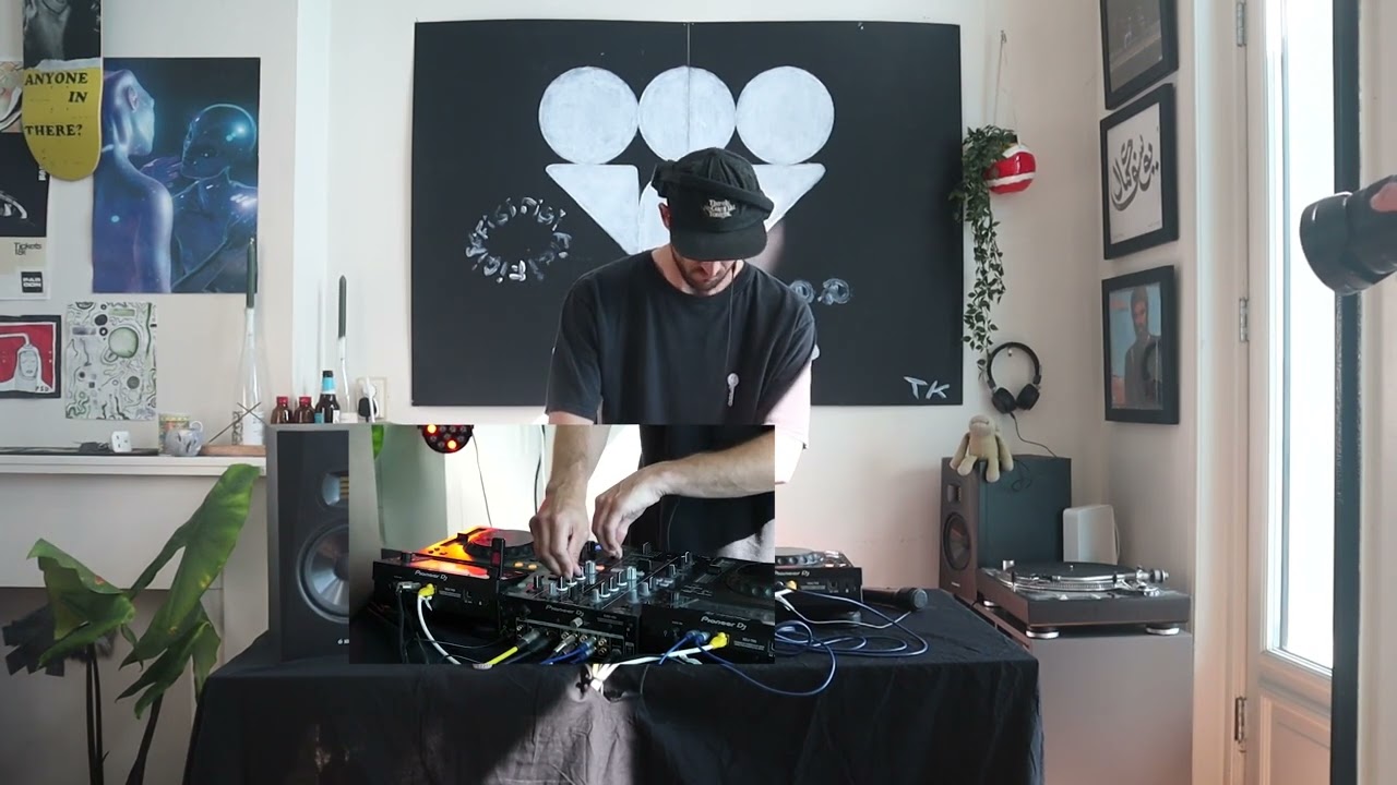 Tender Knit Amsterdam 003: DJ Pointless