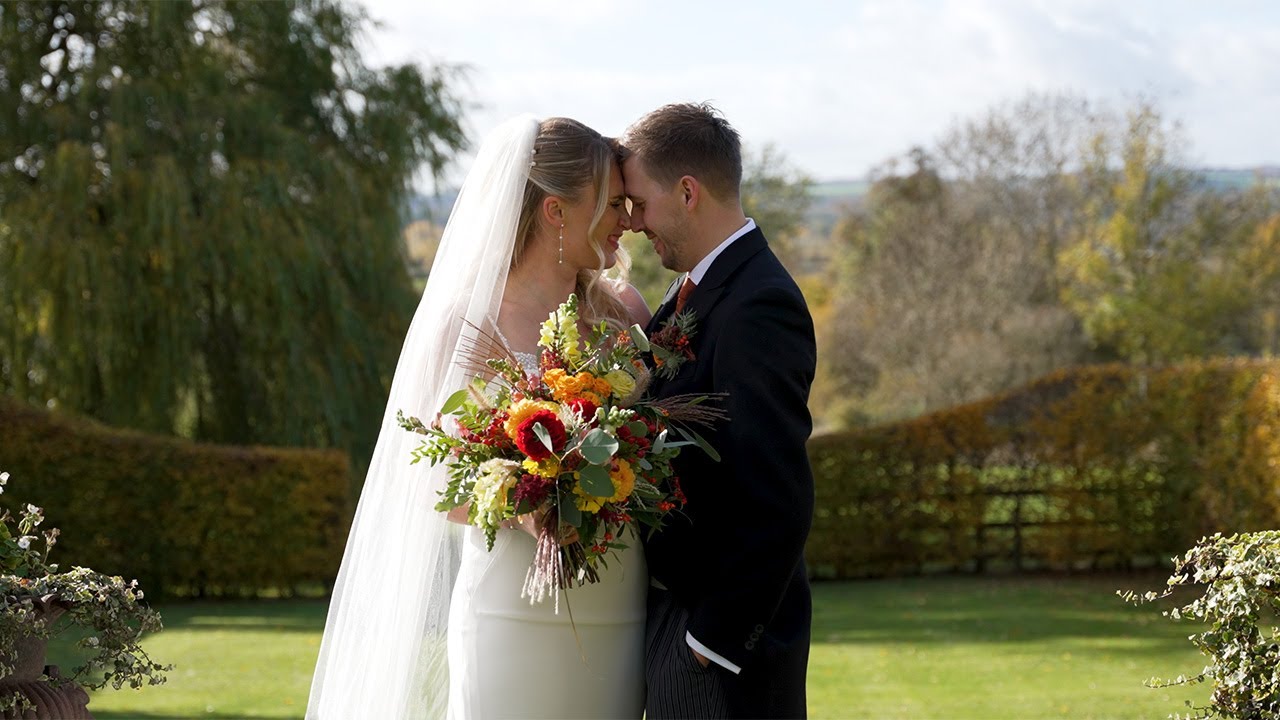 A Colourful Merriscourt Wedding | Rachel & Matthew