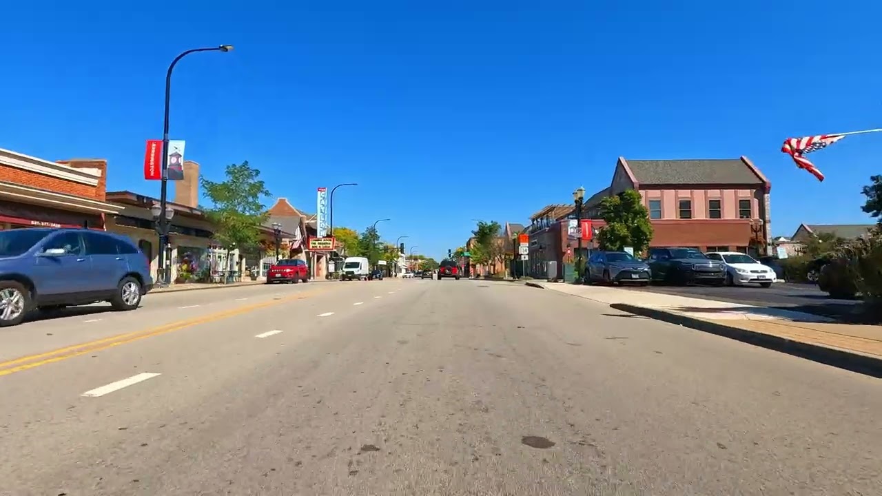 The Main Street Drive - Barrington Illinois - Gopro Dashcam - Sunny Blue Skies