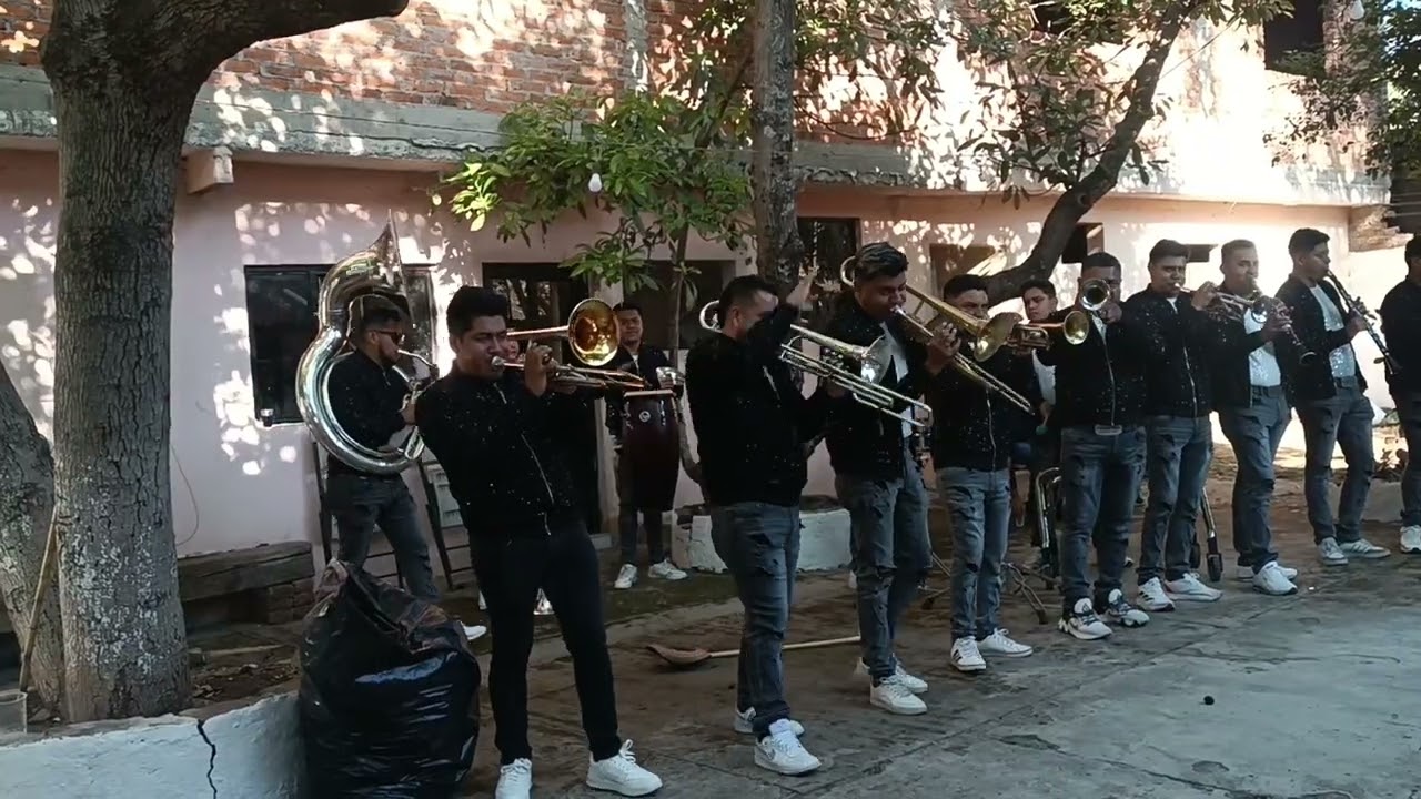 Banda Tierra de Tierras desde el merito Oaxaca mi viejooooo!!!!!! #Calandria&Correcaminos #Cuartel1°