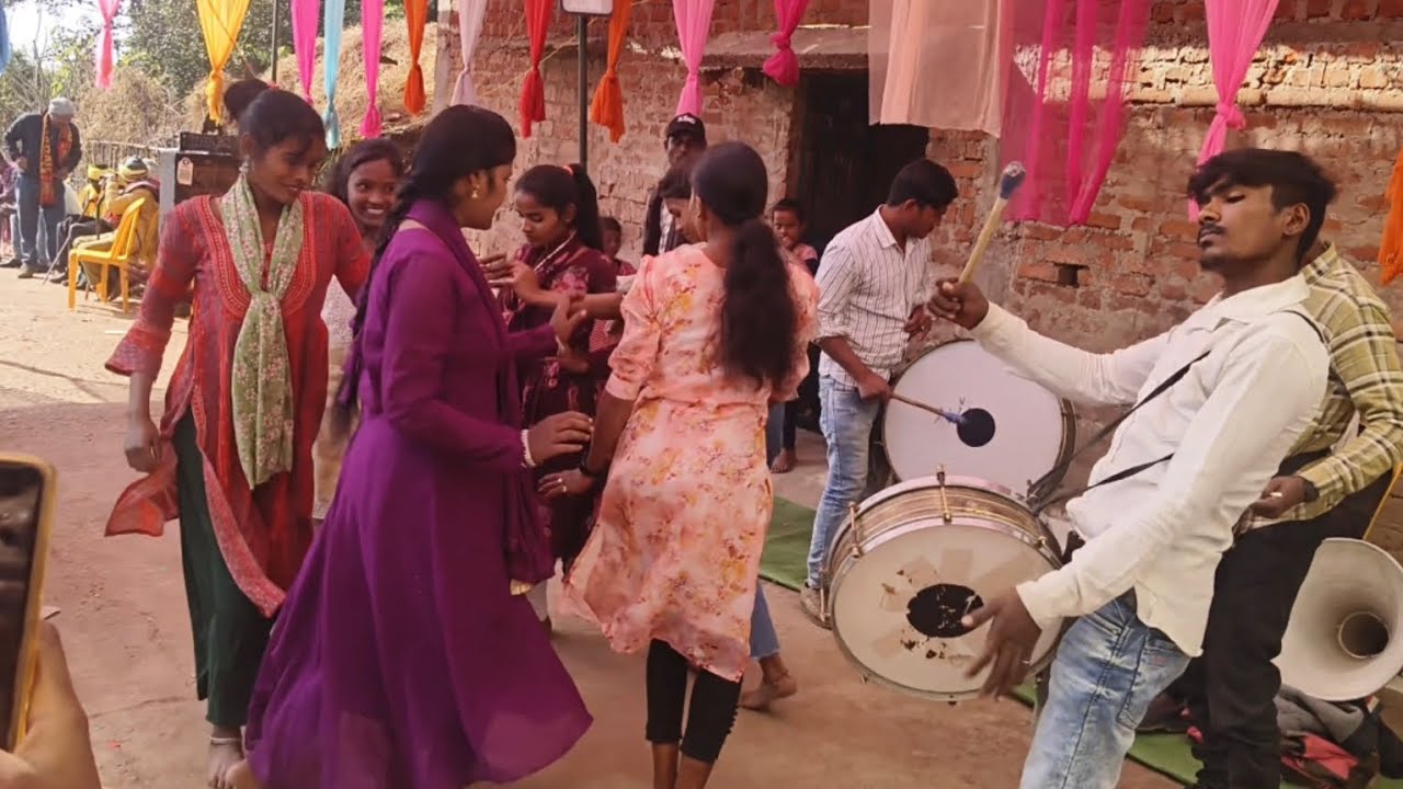 अपने गांव में डांस की बुआ भतीजी मिलकर || #Ashapattavivlogs