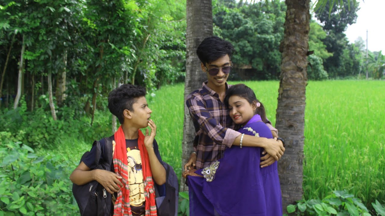 শহরের ছেলে যখন গ্রামে এসে,গ্রামের মেয়ের প্রেমে পড়ে,রিয়া মনি ও মনিরের প্রেমের অভিনয় ও গানের চমক দেখুন