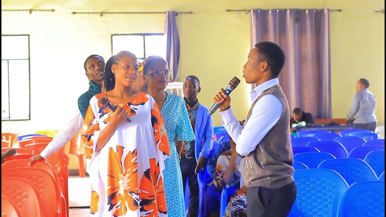 VIJANA CHALLENGE 😅👋 | KUTAMBUA VITABU VYA KWENYE BIBLIA KWA HERUFI 📖