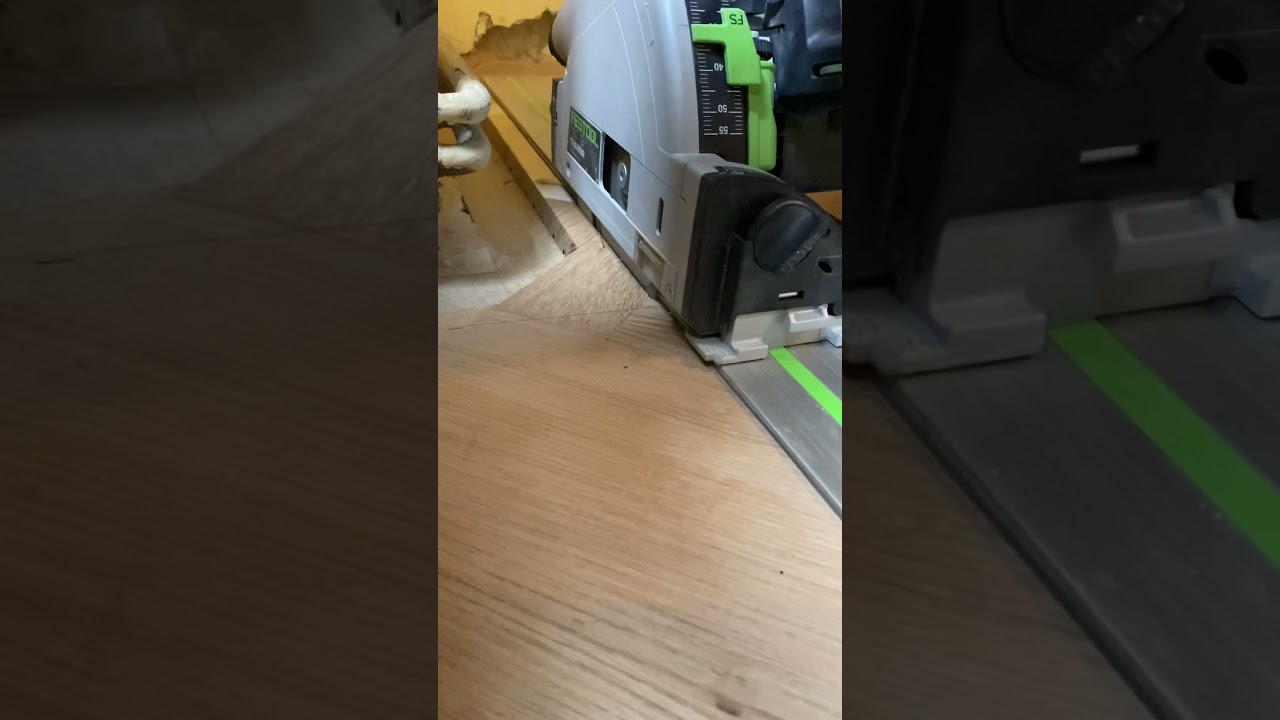 Montage vom Randfries mit Fischgrätparkett