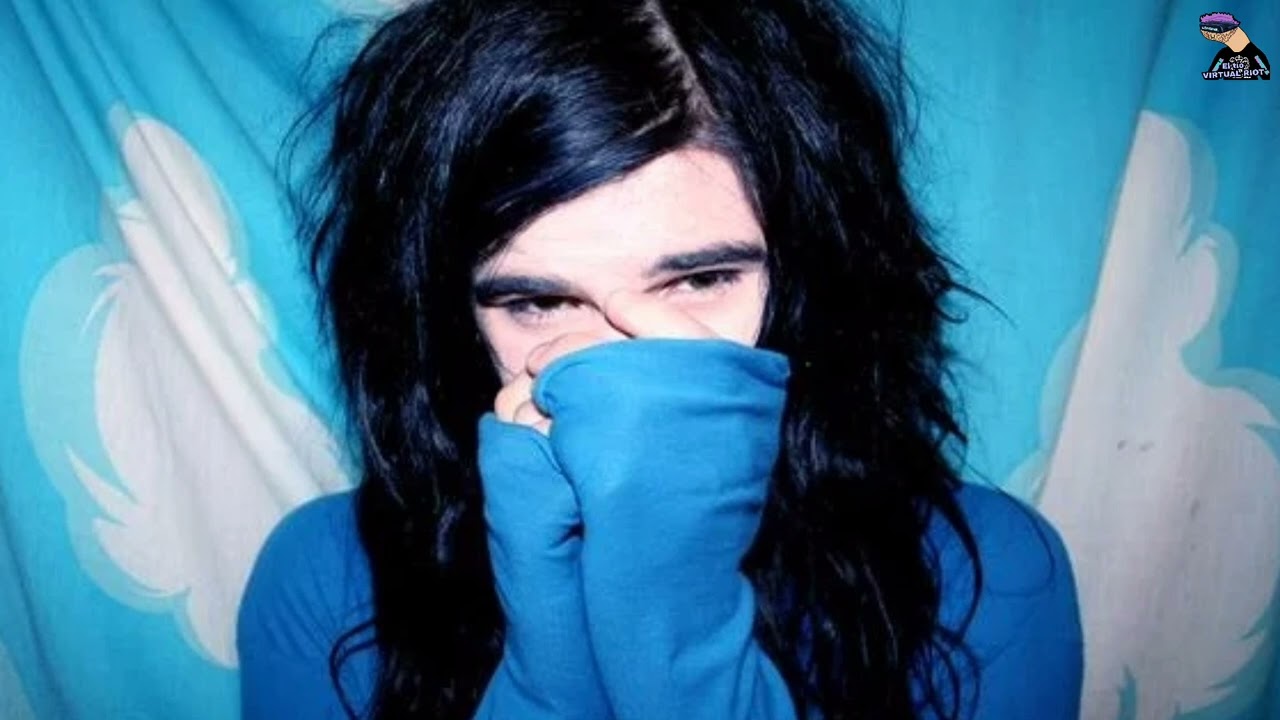 Twipz [Skrillex] - Look Over At That (2008) Unreleased