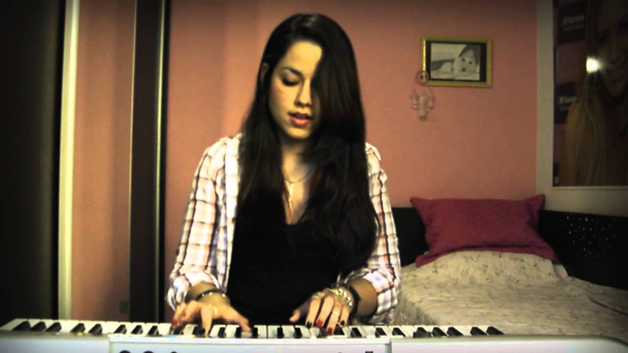 Stay - Rihanna (Thais Jacob Cover)