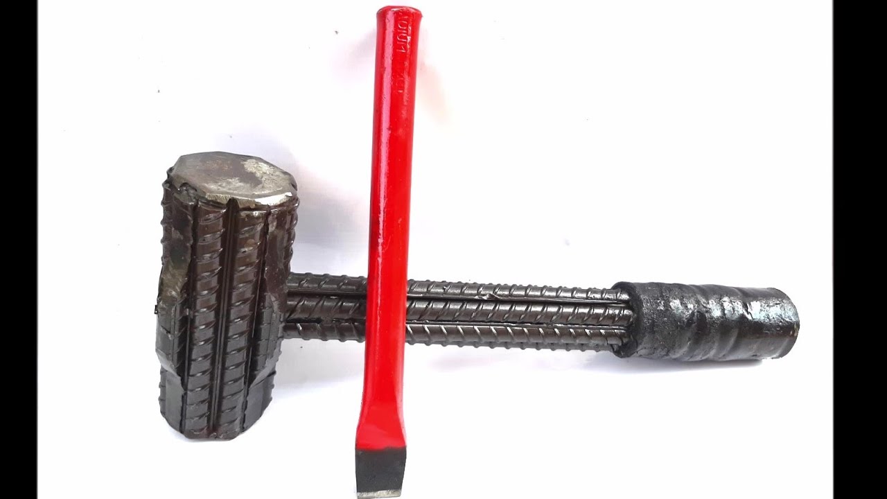 Marreta de vergalh&atilde;o com porta talhadeira (Rebar mallet with chisel door)
