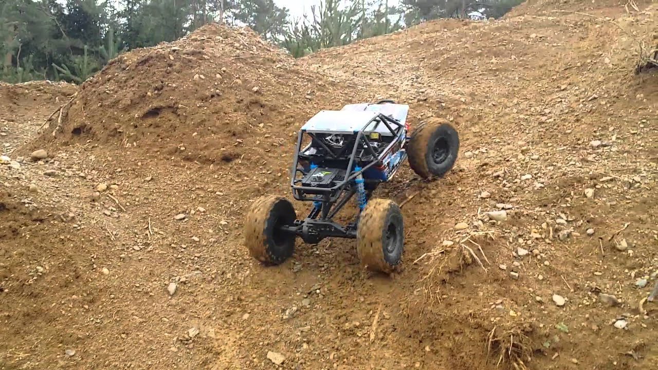 NEW axial RR10 BOMBER  AX90048