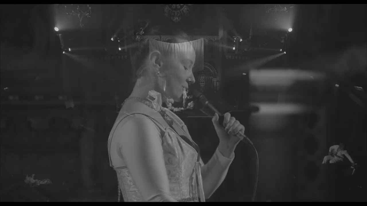 Laura Groves - The Sea, The Sea (Live At Union Chapel)
