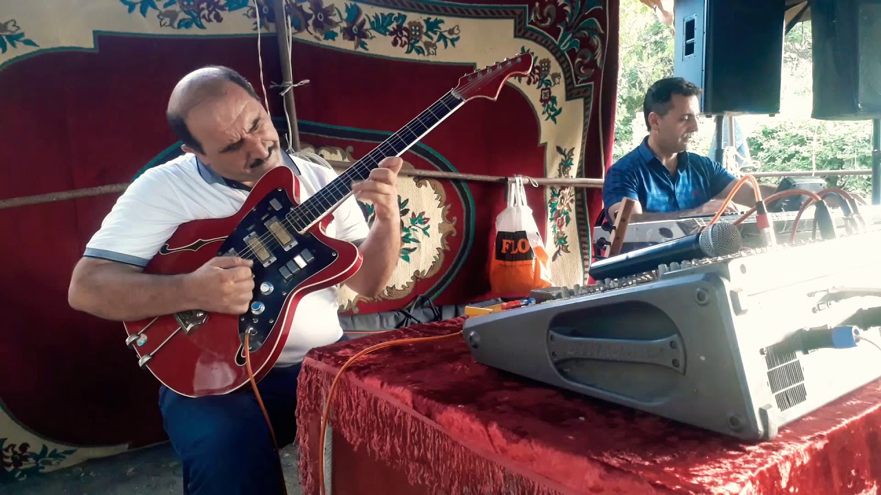 Kitarada Əhsən -sintizatorda Xosrov