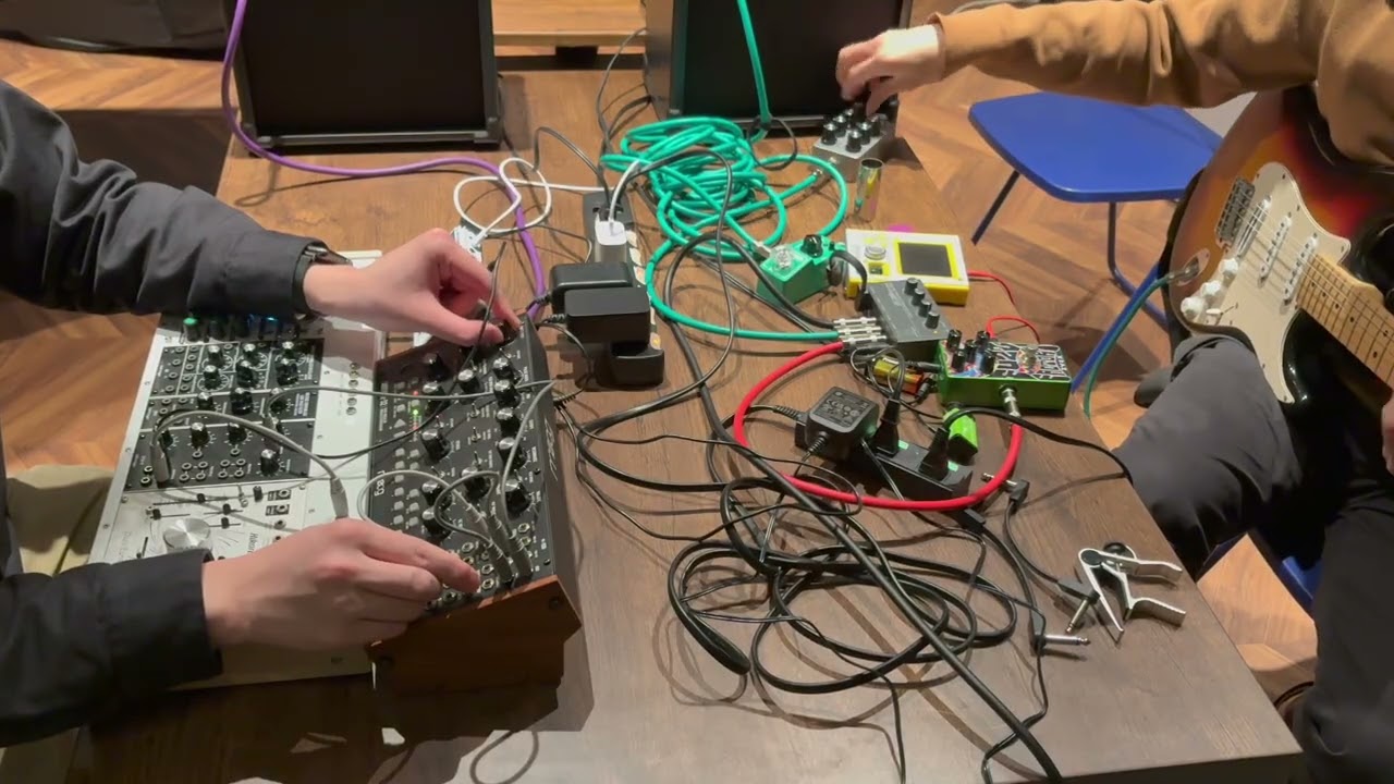 Synth Jam 5 / Moog Mother-32 / Electric Guitar / Kaossilator