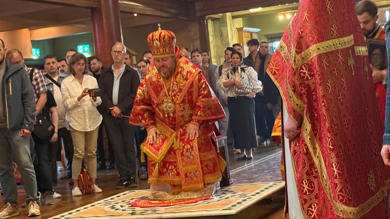 Liturgija u Ruskoj Crkvi u Londonu - Presvlacenje Vladike