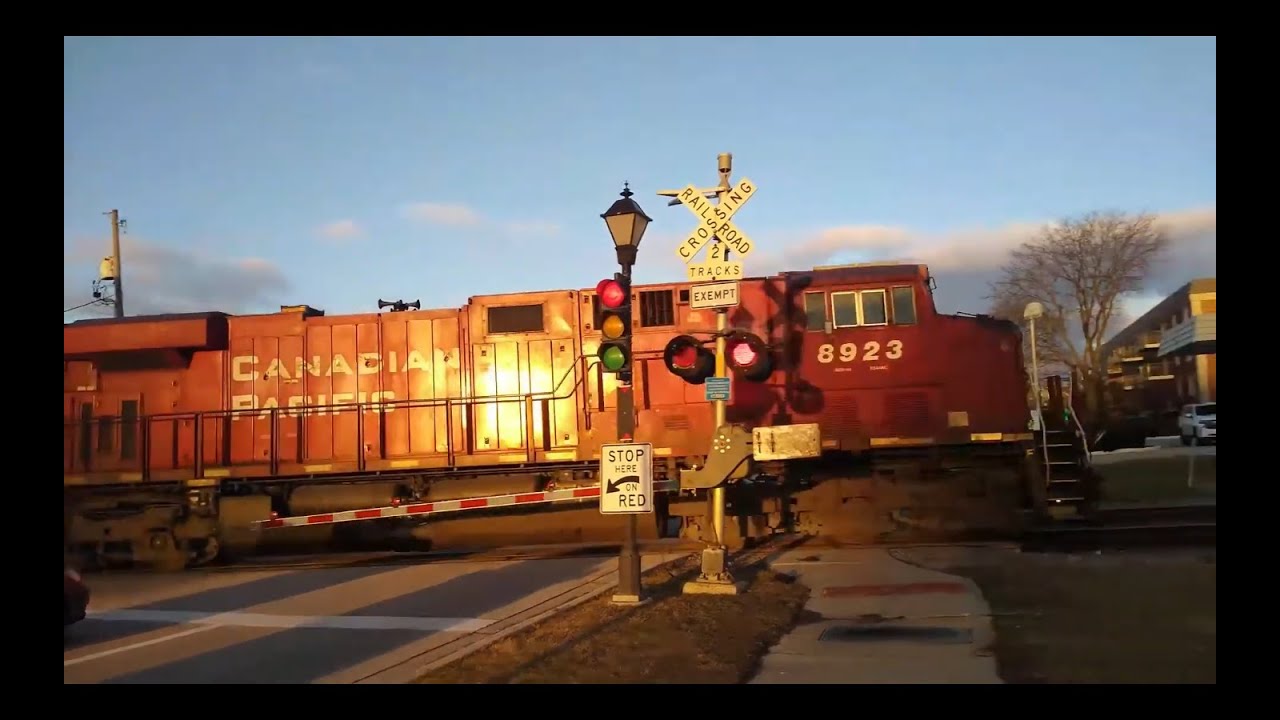 CPKC 448 Eastbound Freight at Watertown Plank Rd, Elm Grove WI