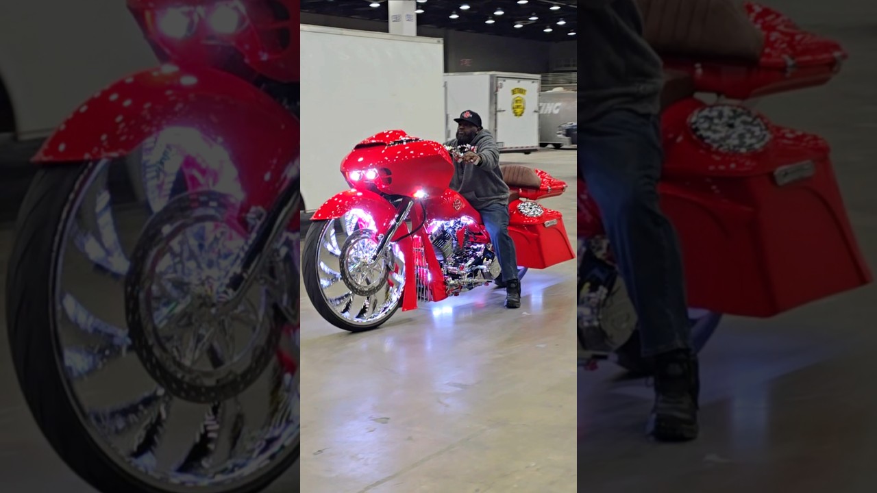 Harley-Davidson Custom Motorcycle Drive By Engine Sound Detroit Michigan Autorama 2026
