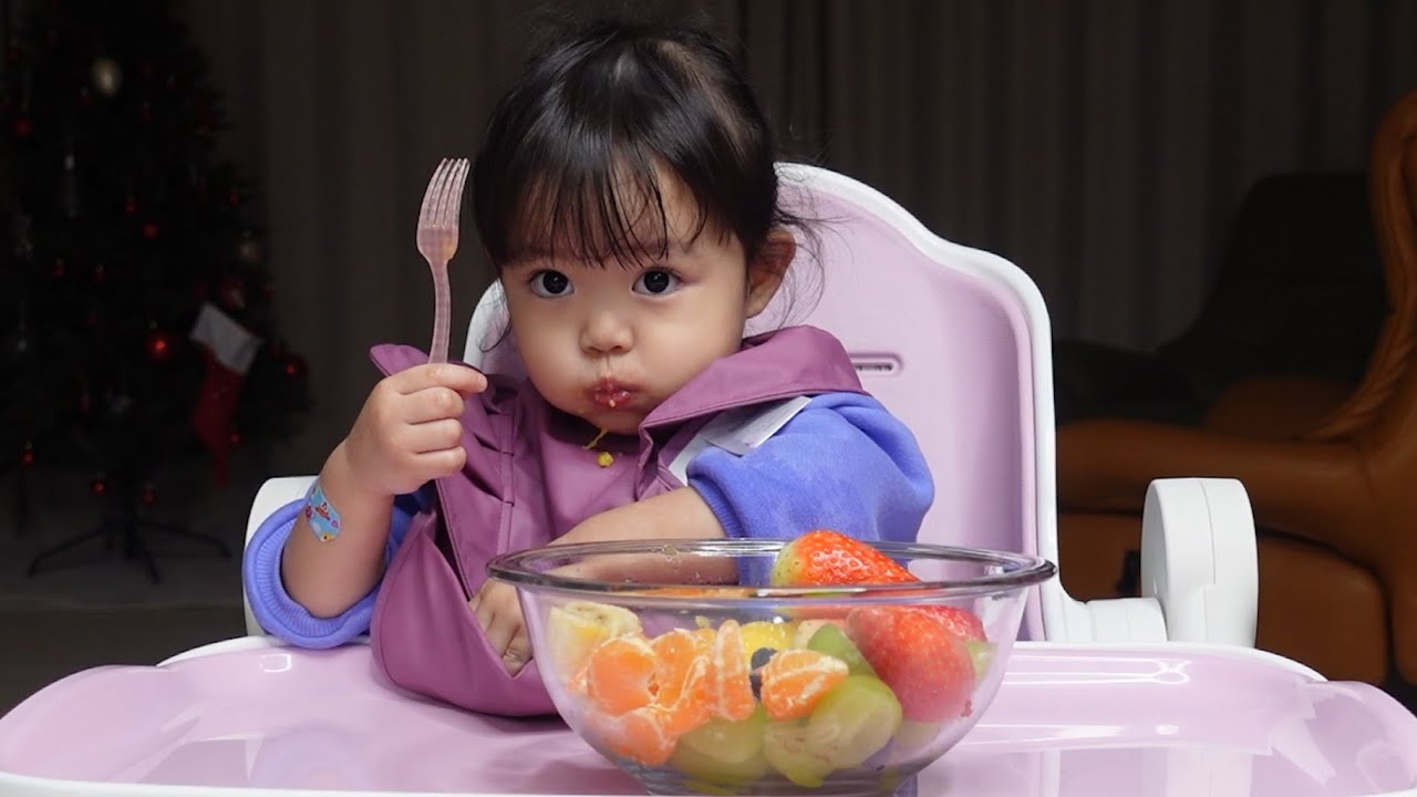 [SUB] Радужный фруктовый MUKBANG с разговорчивым корейским парнем! 🍎🍊🍌🍇