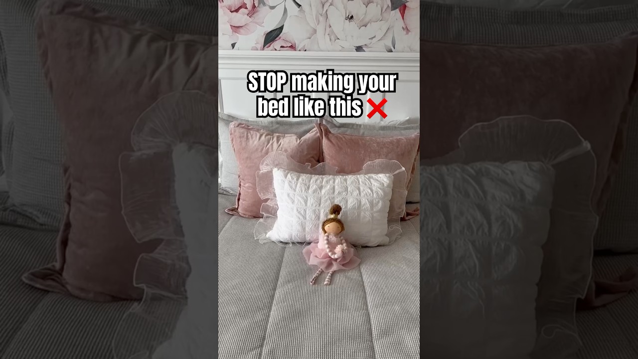 The Secret to a PERFECTLY Made Bed 🛌💕 Thank Me Later #lifeaswegomez #bedroom #lifehacks