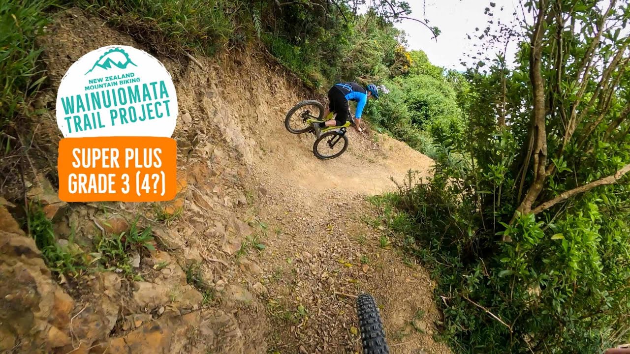 Super Plus, Wainuiomata - A little ROADSIDE exposure