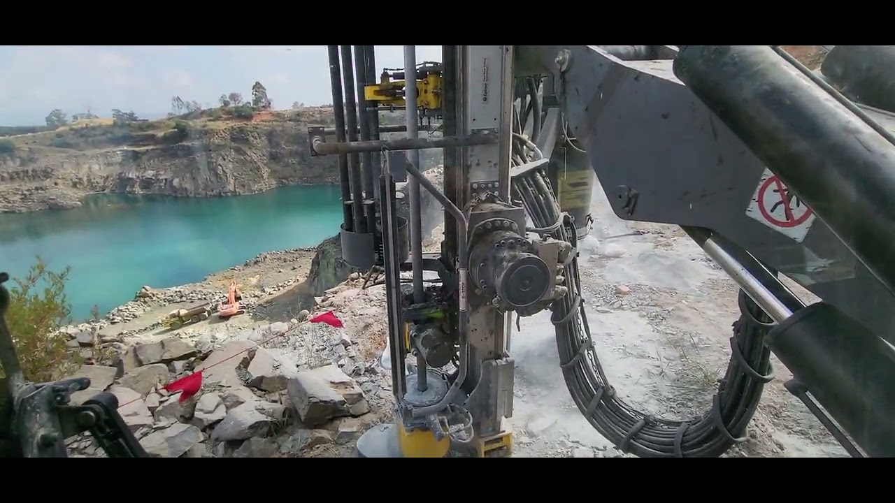 SmartROC T45 MK2 full automatic drilling sequence, automatic rod extraction