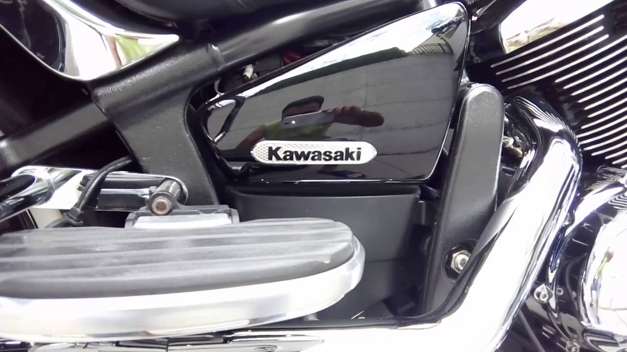 Kawasaki Vulcan 900 con scarichi Silvertail K02