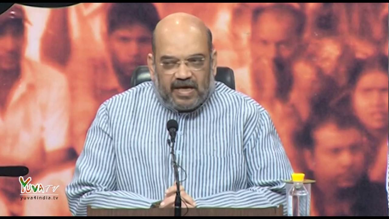 Shri Amit Shah makes educational degrees of PM Modi public. #KejriwalSaySorry