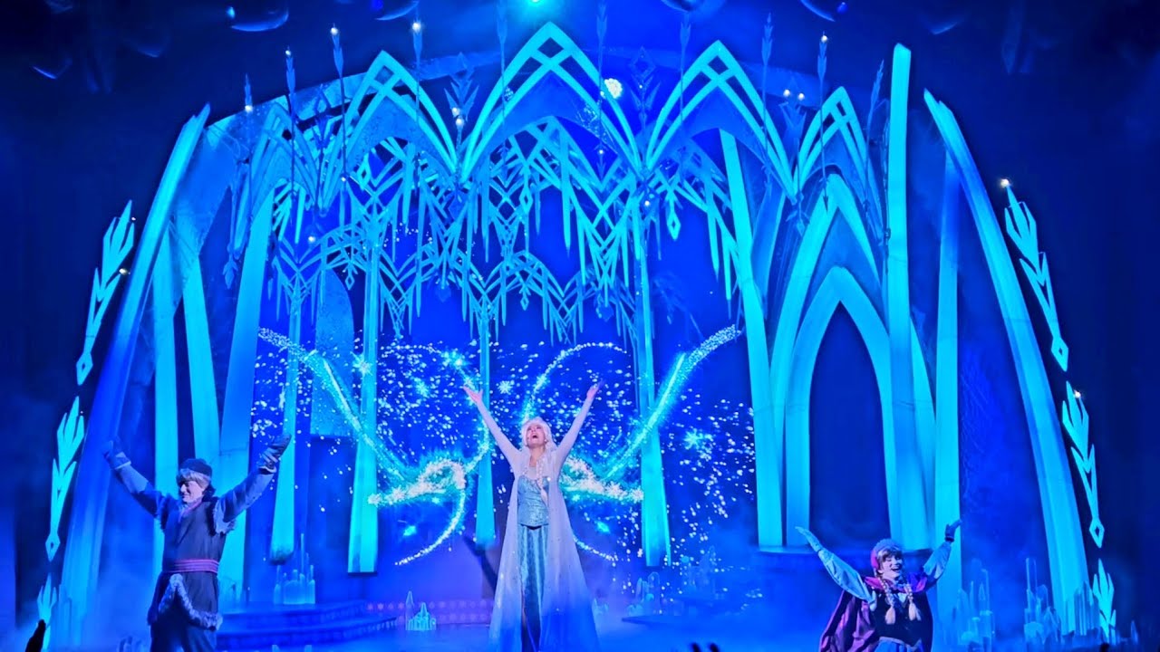 Elsa Anna Kristoff Olaf and Sven Frozen musical show theatre at Disneyland