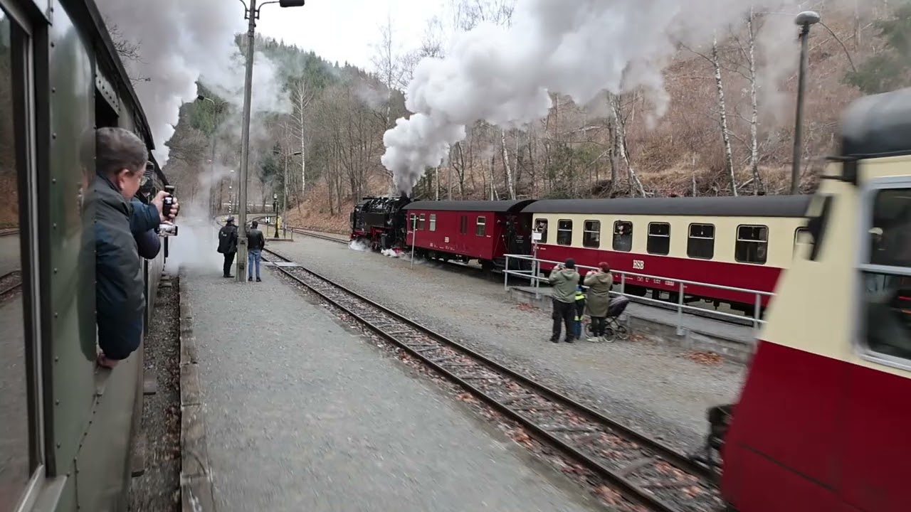 mee met de rit 8904 en het Parallel uitrijden van de HSB 99 7243  en de 99 7245