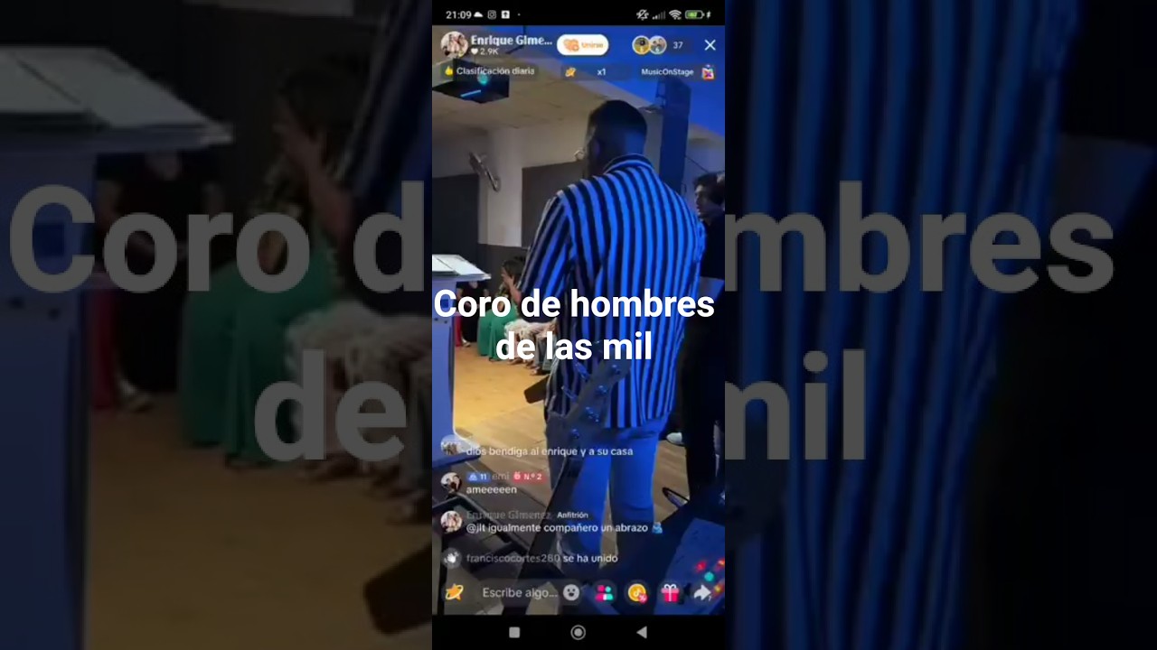 coro de hombres de las mil visitando la iglesia de Monforte