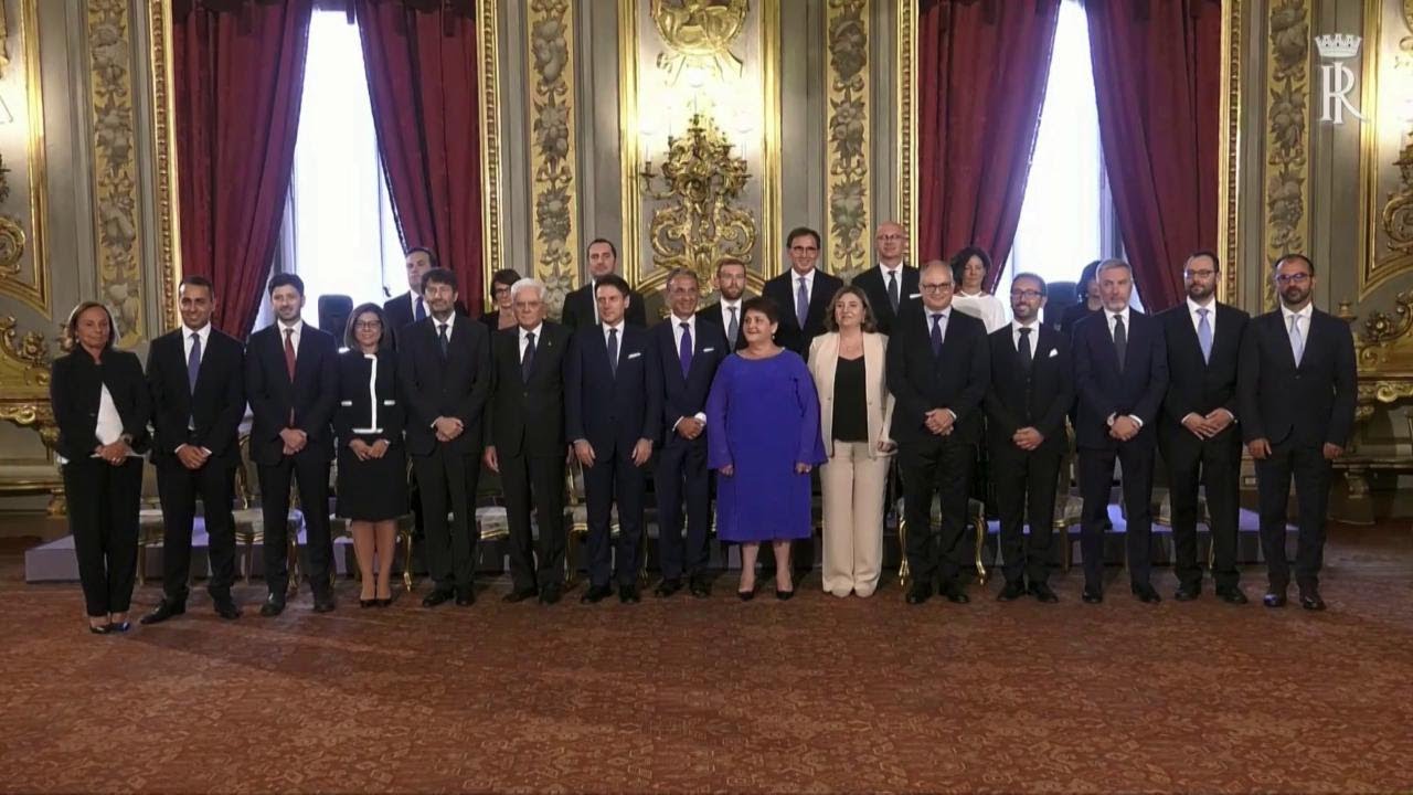 Conte bis, la foto di gruppo della squadra di governo con Mattarella